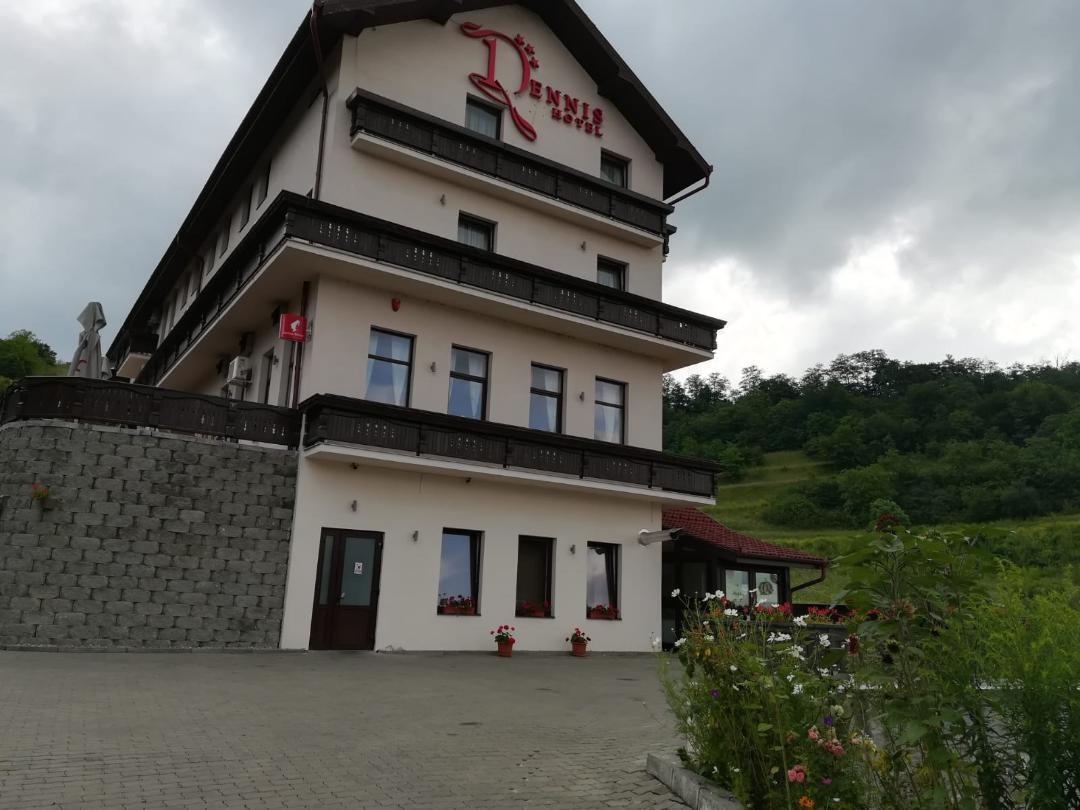 Hotel Dennis Mediaş Exteriör bild