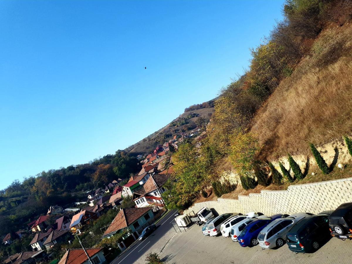 Hotel Dennis Mediaş Exteriör bild